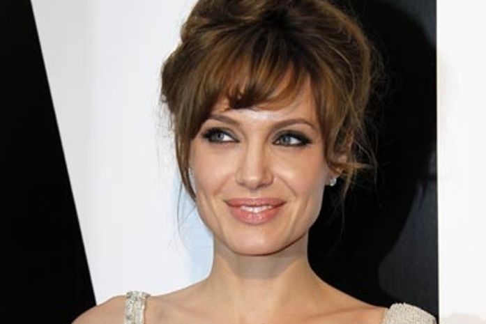 Angelina Jolie deixa de ser vegetariana por causa da saúde