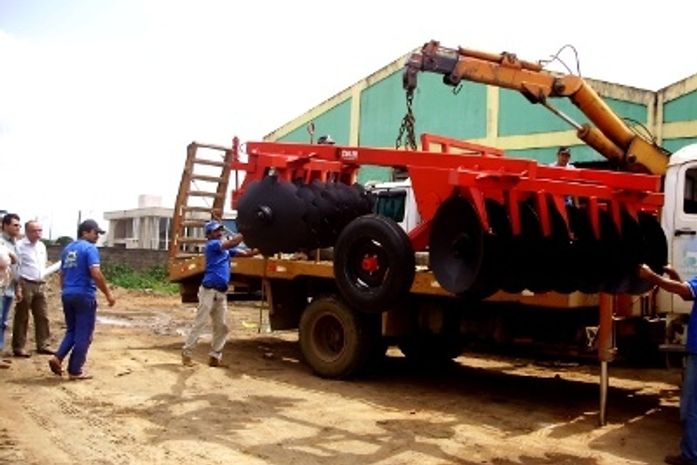 Prefeitura de Arapiraca adquire novos veículos e implementos agrícolas‏