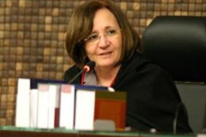 Universidade deve matricular aluno, decide TJ