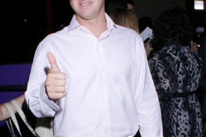 Chute agora será pela esquerda, diz Huck, que quer uma menina com Angélica