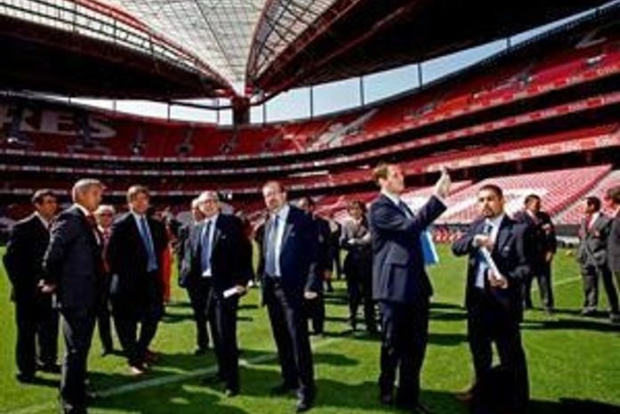 Inspetores da Fifa vistoriam nesta quinta (2) Estádio da Luz em Lisboa