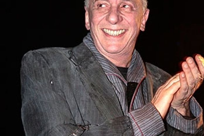 Nunca pensei em parar de representar, diz Marco Nanini