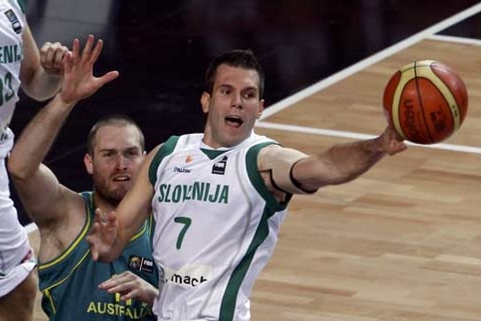 Eslovênia não teve nenhuma dificuldade para derrotar a Austrália e avançar às quartas do Mundial