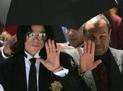Pai diz que surras afastaram Michael Jackson das gangues