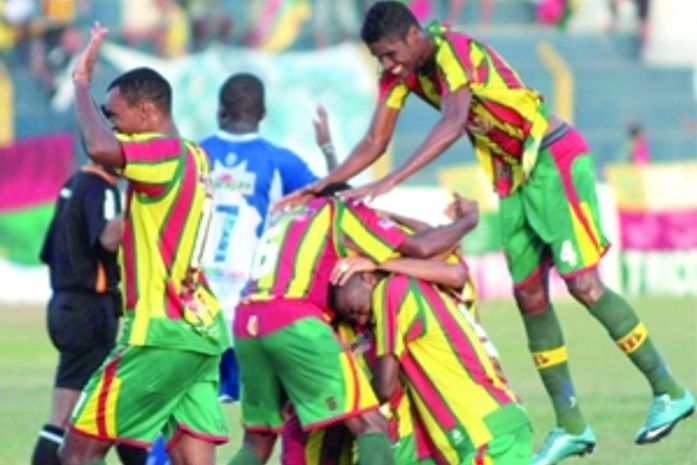 Sampaio Corrêa massacra o CSA por 5x0 e praticamente se classifica