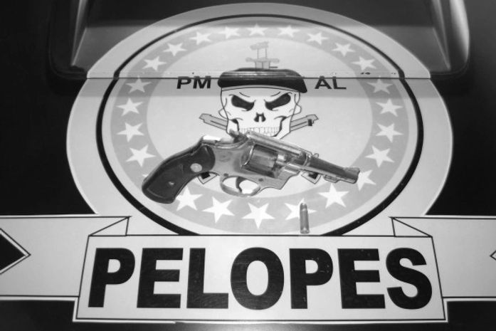 Menores são apreendidos com arma de fogo em Penedo