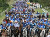Cavaleiros e amazonas sertanejos galopam com Teotônio Vilela
