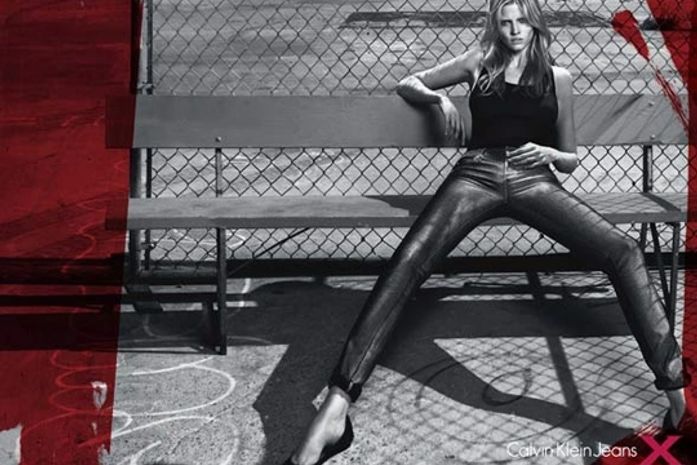 Calvin Klein lança no Brasil novo jeans skinny que “emagrece”