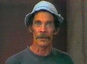 Filhas do 'Seu Madruga' vão leiloar figurino usado pelo pai no seriado Chaves