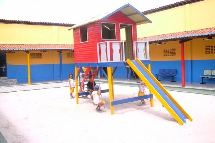 Escolas de Craíbas ganham reformas e laboratórios de informática