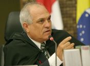 Desembargador "solta" oficiais envolvidos em desvio de donativos