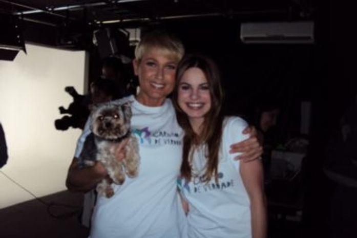 Sthefany Brito e Xuxa se divertem fotografando para campanha. Veja