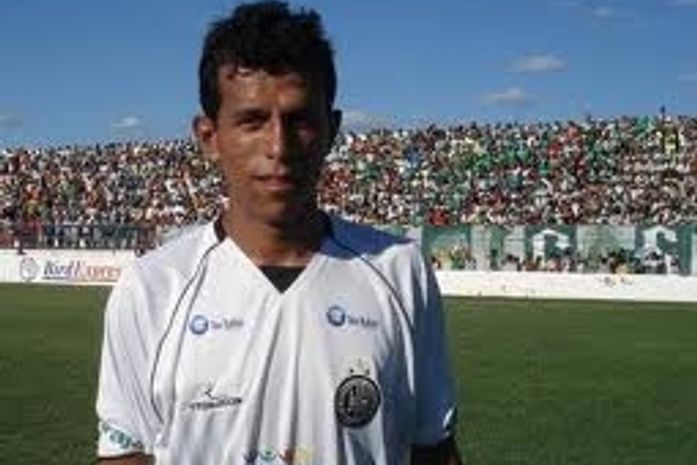 Didira viaja com o time e deve ser titular contra o Icasa