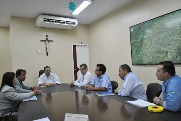 Prefeito garante área para nova agęncia da Caixa em Arapiraca