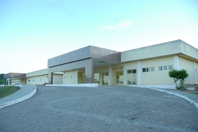 Secretário da Saúde visita hospital de Santana do Ipanema