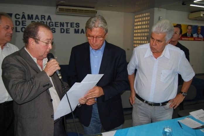 Téo Vilela se reúne com representantes do CDL