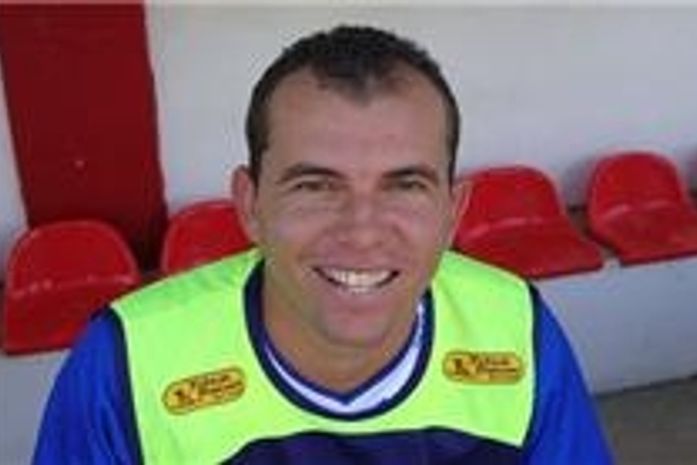 Lateral-direito Celso