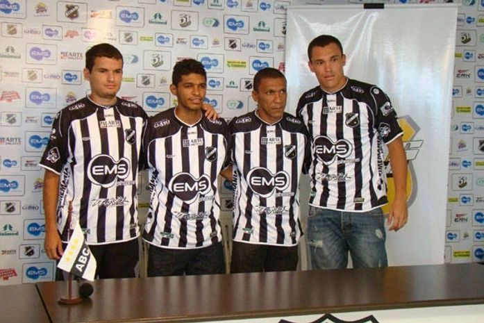 ABC apresenta novos reforços para reforçar equipe na Série C