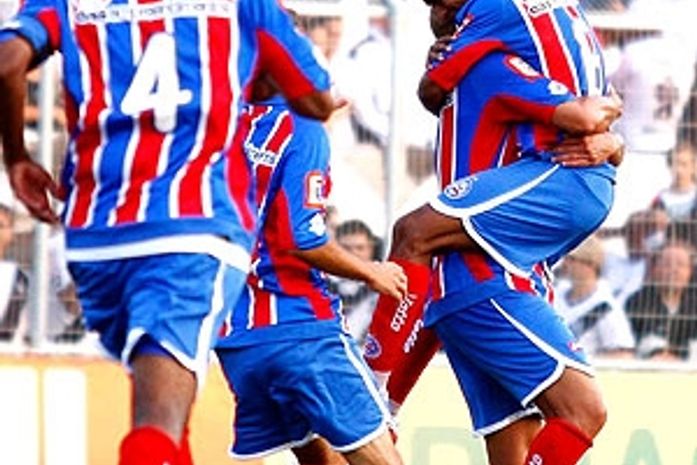 Bahia vira para cima da Ponte Preta e assume a liderança da Série B: 2 a 1