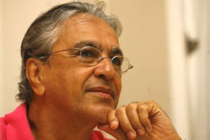 Caetano Veloso diz que Lula é golpista e Serra é burro