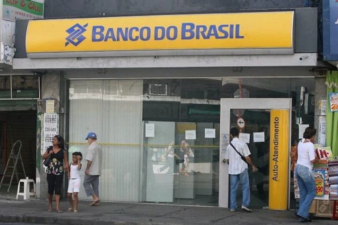 Quadrilha arromba caixa eletrônico e leva dinheiro na Barra de São Miguel
