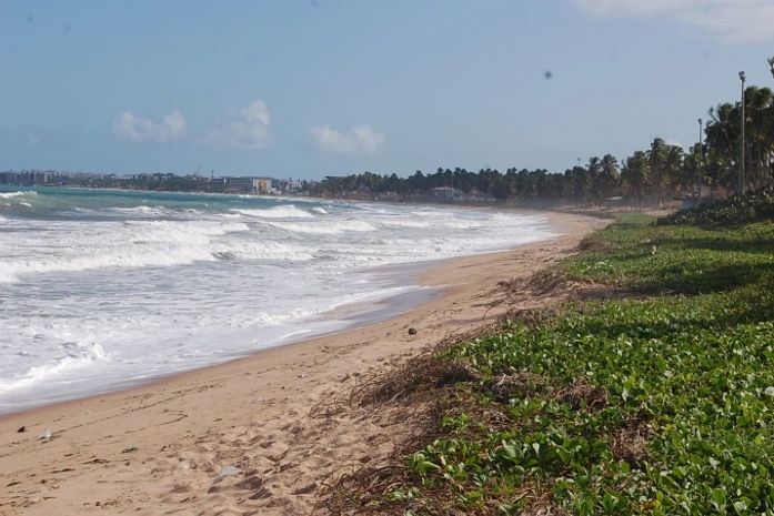 Criança é vítima de afogamento na Praia de Jacarecica