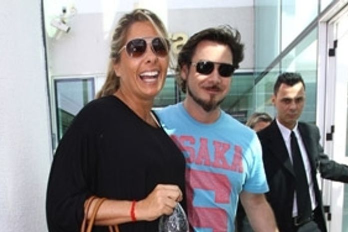 Adriane Galisteu já perdeu 10 dos 12 quilos da gravidez