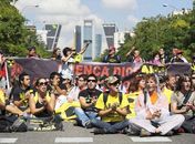 Centenas protestam contra cemitério nuclear em Madri