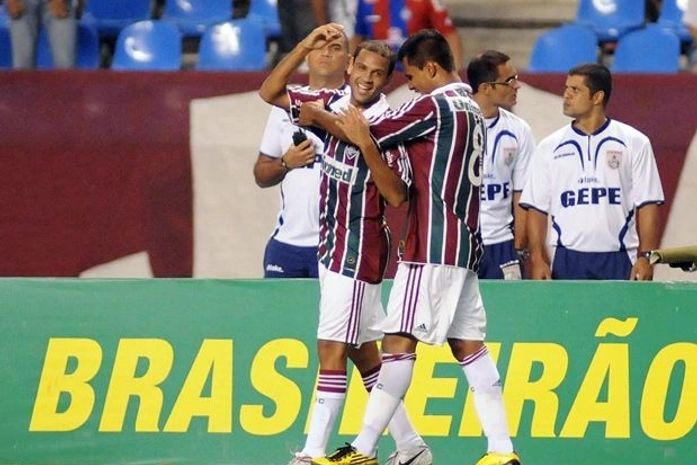 Flu arrasa, afunda Atlético-MG e renasce no Brasileiro