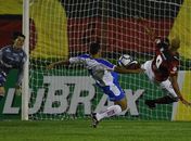 Vitória ganha bem do Avaí em casa e sobe para a 10ª