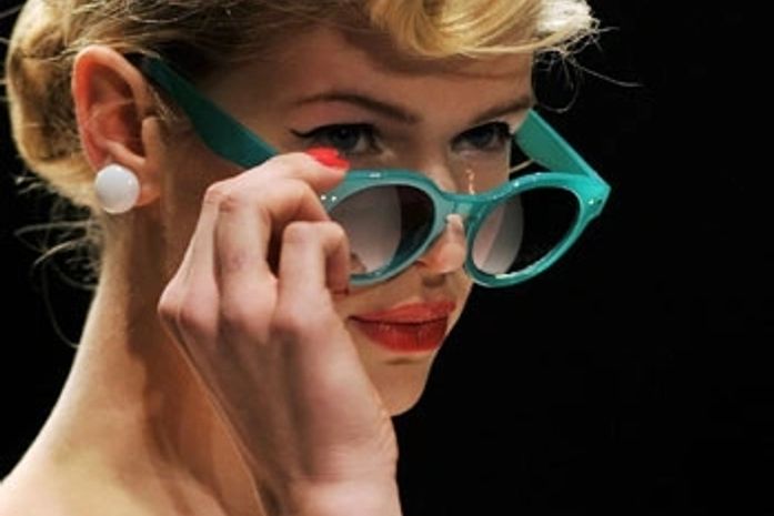 Conheça os óculos escuros que prometem ser tendência nessa estação