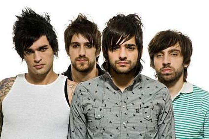 Ex-membro de cover de Bon Jovi, Tavares da Fresno comemora abertura de shows