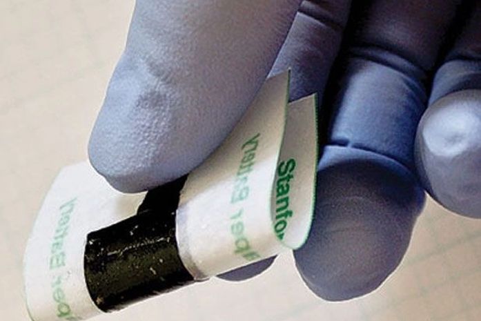 Cientistas criam bateria de lítio com folha de papel