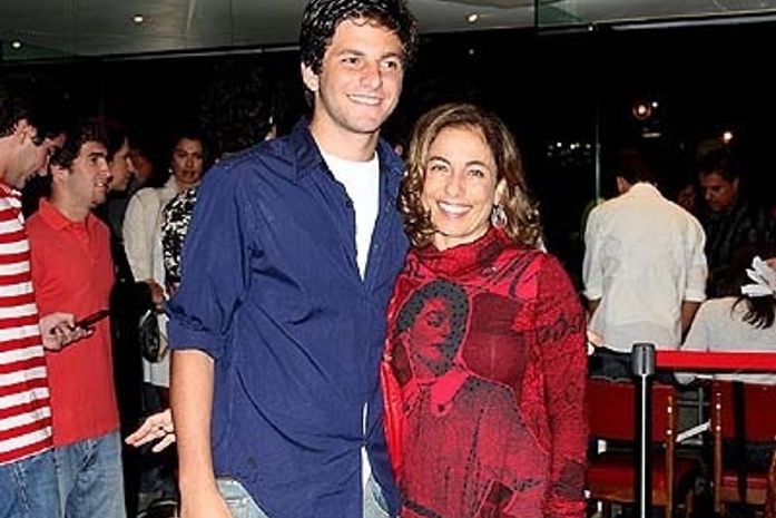 Cissa Guimarães escreve sobre o filho morto há 2 meses