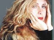 Wanderléa anuncia show em SP, relembra seus tempos de rádio e diz que já ganhou um boi de um fã