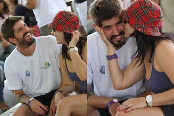 Suzana Alves, a ex-Tiazinha, e o namorado participam de evento de tênis