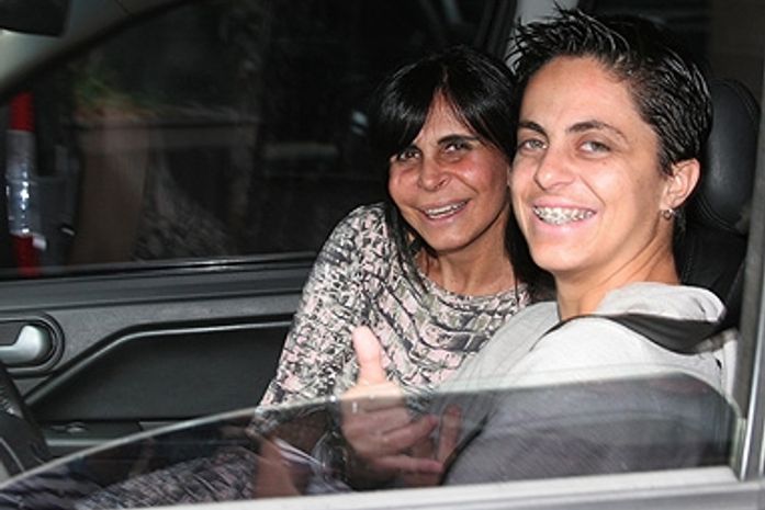 Após desentendimento , Gretchen faz as pazes com a filha Thammy