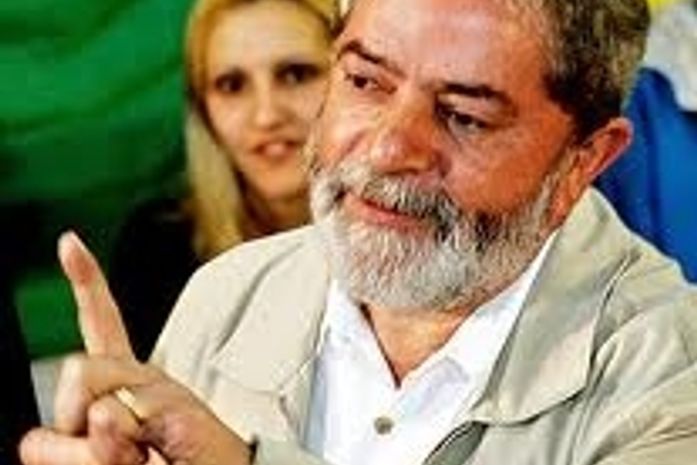 ‘É a primeira vez que não tenho a minha cara na urna’, diz Lula