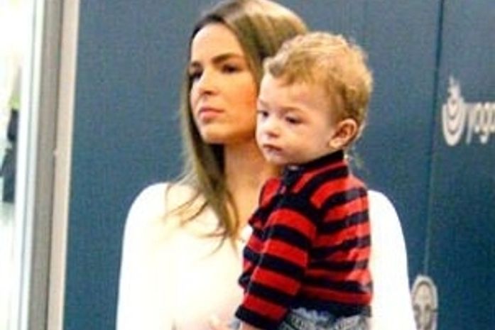 Sarahyba diz que não está namorando Marcelo Serrado