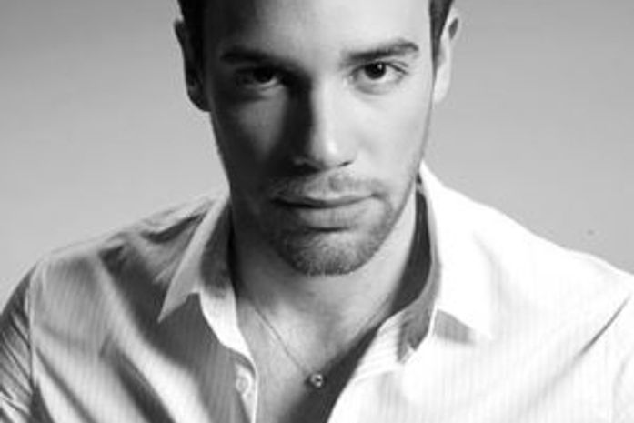 O estilista, Pedro Lourenço se inspira na sensualidade brasileira