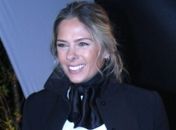 Adriane Galisteu quer todos de branco em casamento