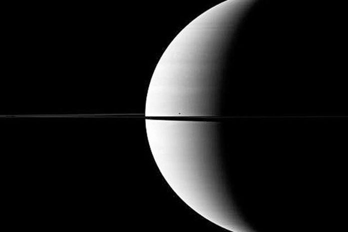 Sonda Cassini registra eclipse em Saturno