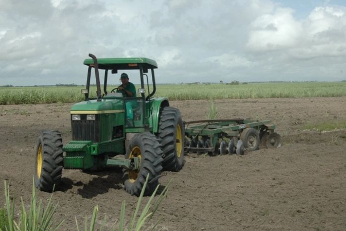 Secretaria de Agricultura de Coruripe ganha novo maquinário agrícola