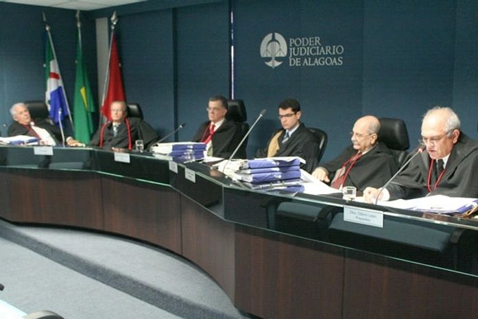 Policial militar acusado de duplo homicídio permanece preso