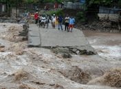 Tempestade Nicole deixa nove mortos na Jamaica