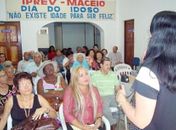 Palestras abordaram temas como qualidade de vida, alimentação saudável e direitos do idoso