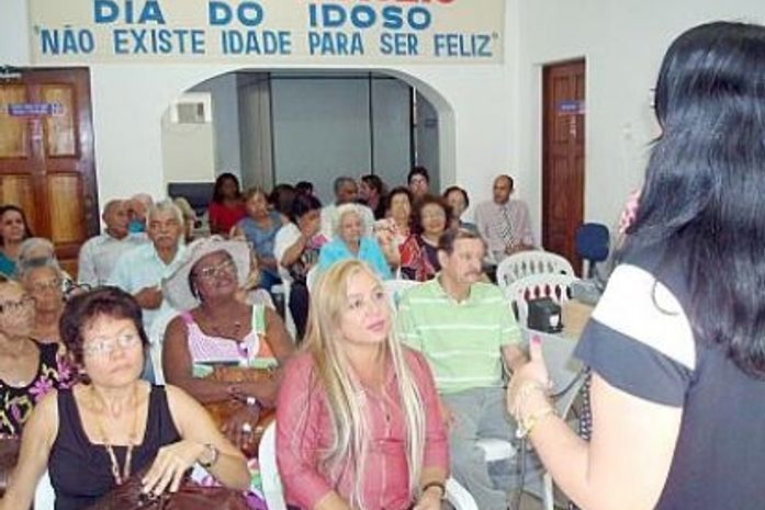 Palestras abordaram temas como qualidade de vida, alimentação saudável e direitos do idoso