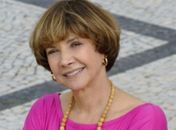 Ana Rosa comemora 50 anos de carreira na TV atuando em "A Cura"