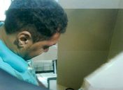 Em São Paulo, Tiririca vota sem peruca e roupa de palhaço