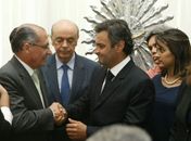 Serra e Alckmin vão a velório de Aécio Cunha em Belo Horizonte